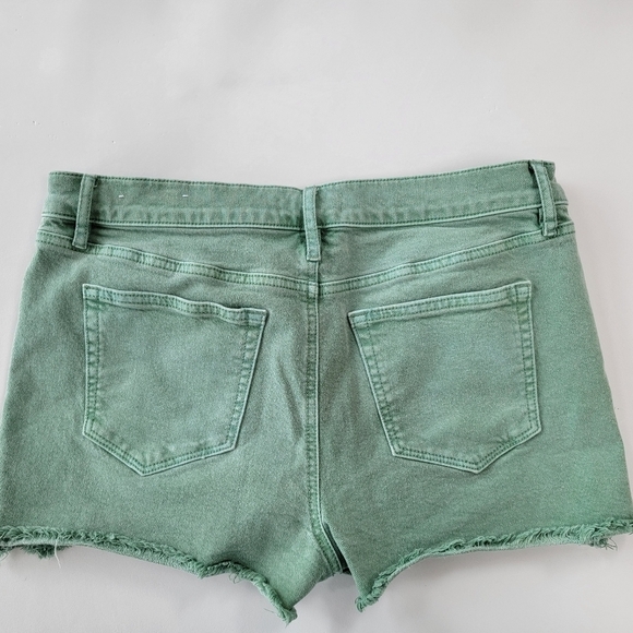 made and loved LOFT Green 5 Pocket Denim Shorts Size 29/8 - Picture 2 of 11